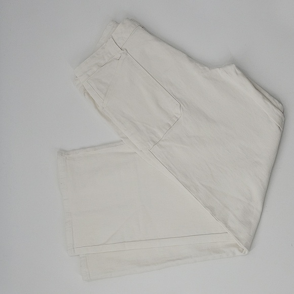 Women's White Wide-Leg Jeans - Picture 10 of 16